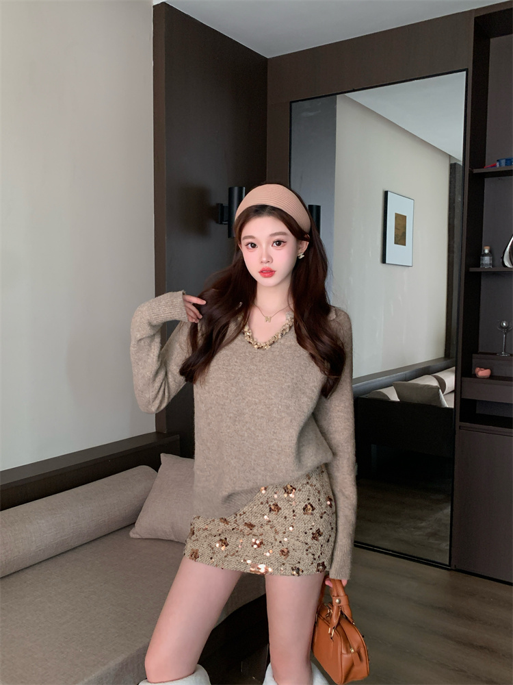 French Light Mature Fashion Set Women V Neck Solid Loose Sweater Sequin Slimming Skirt Two Piece - Image 2