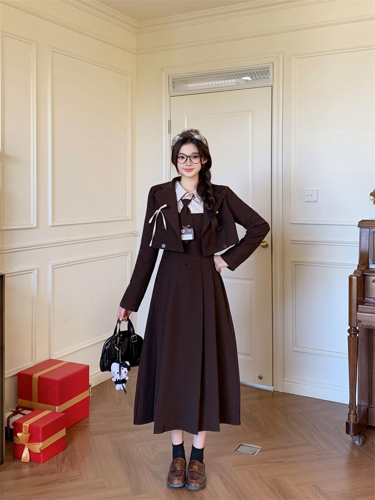 Women's Embroidered Slimming Spring Set - Cotton Commute Style - Image 3