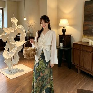 French Style Lightweight Sun Protection Knotted Flare Sleeve Shirt and Oil Painting A-Line Skirt Set