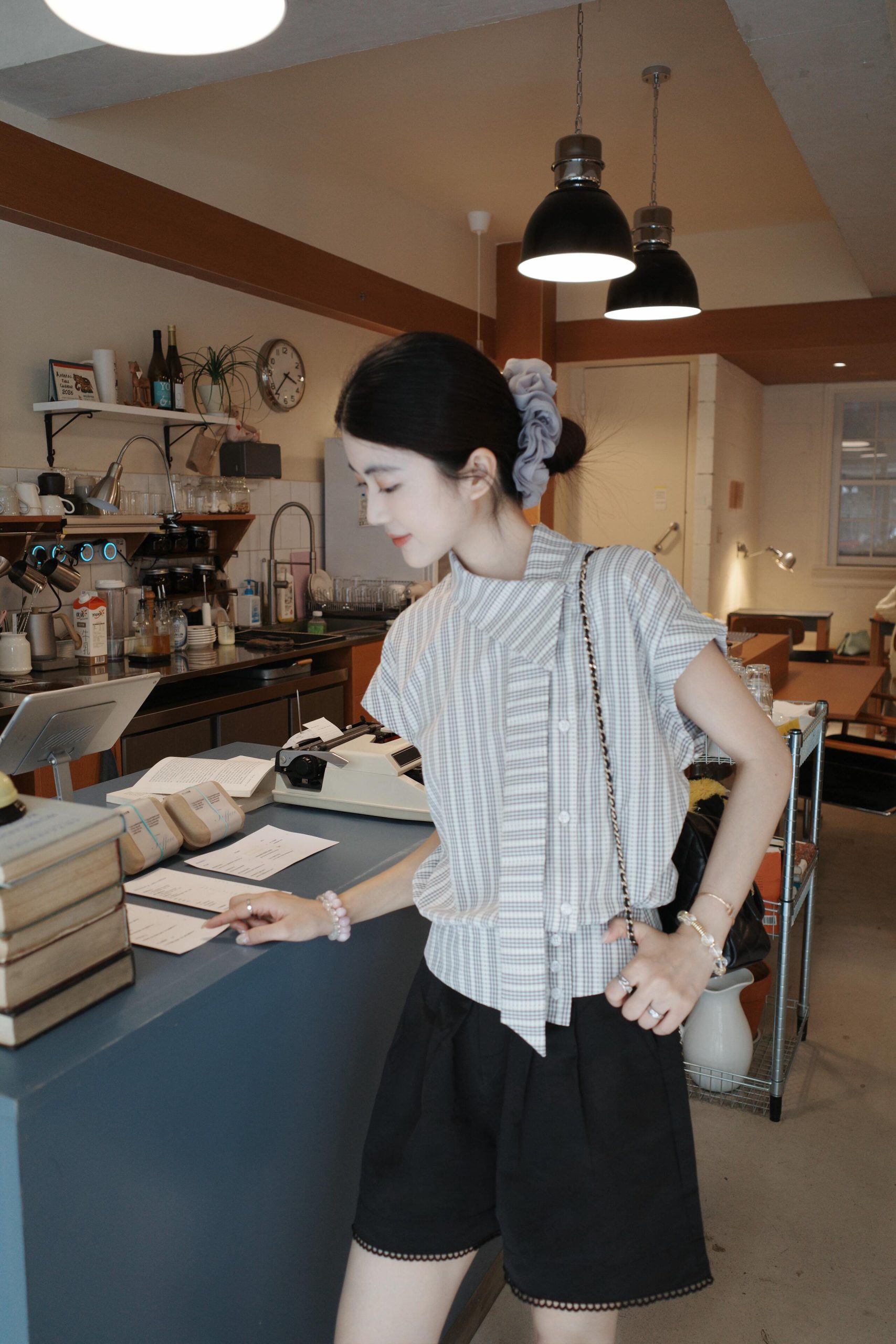 Sweet Vertical Stripe Flutter Sleeve Irregular Ribbon Blouse - Image 2