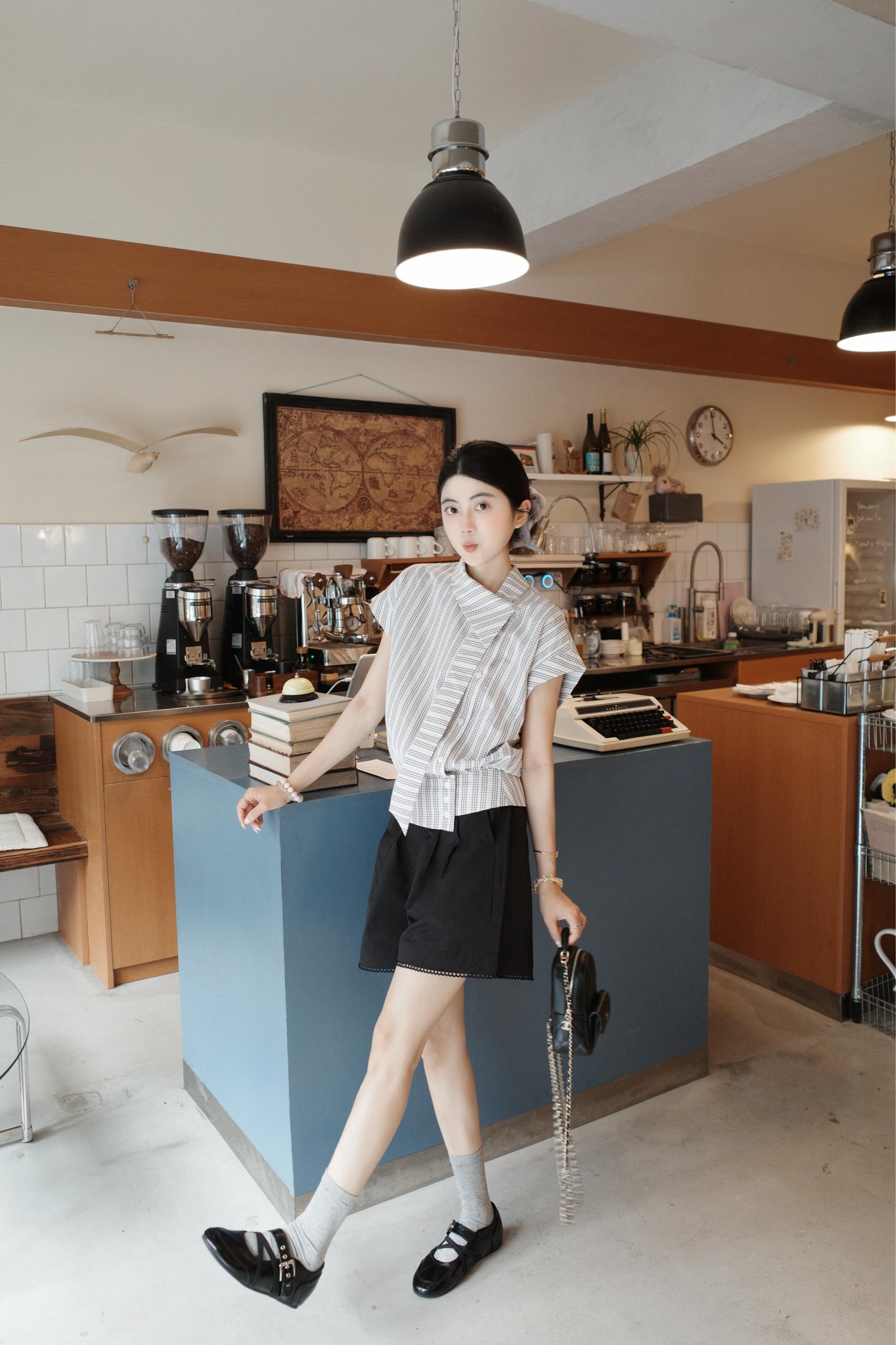 Sweet Vertical Stripe Flutter Sleeve Irregular Ribbon Blouse - Image 5