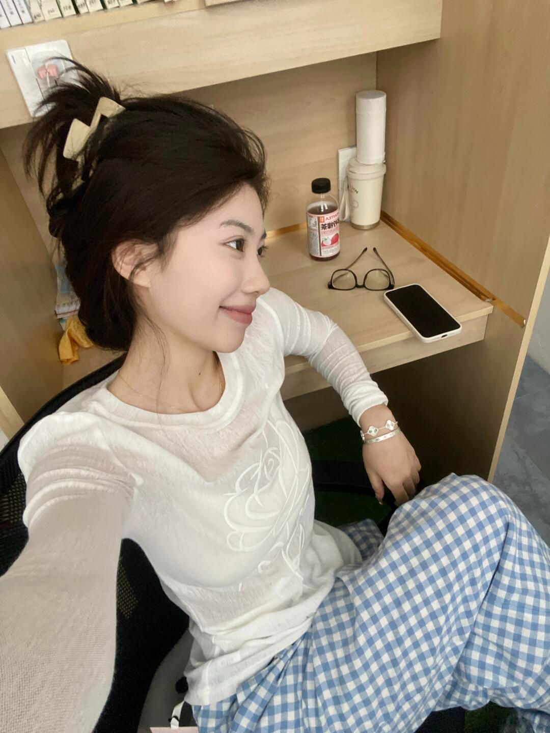 White Long Sleeve Fitted T-Shirt Summer Sun Protection Top with 3D Floral Design for Women - Image 2