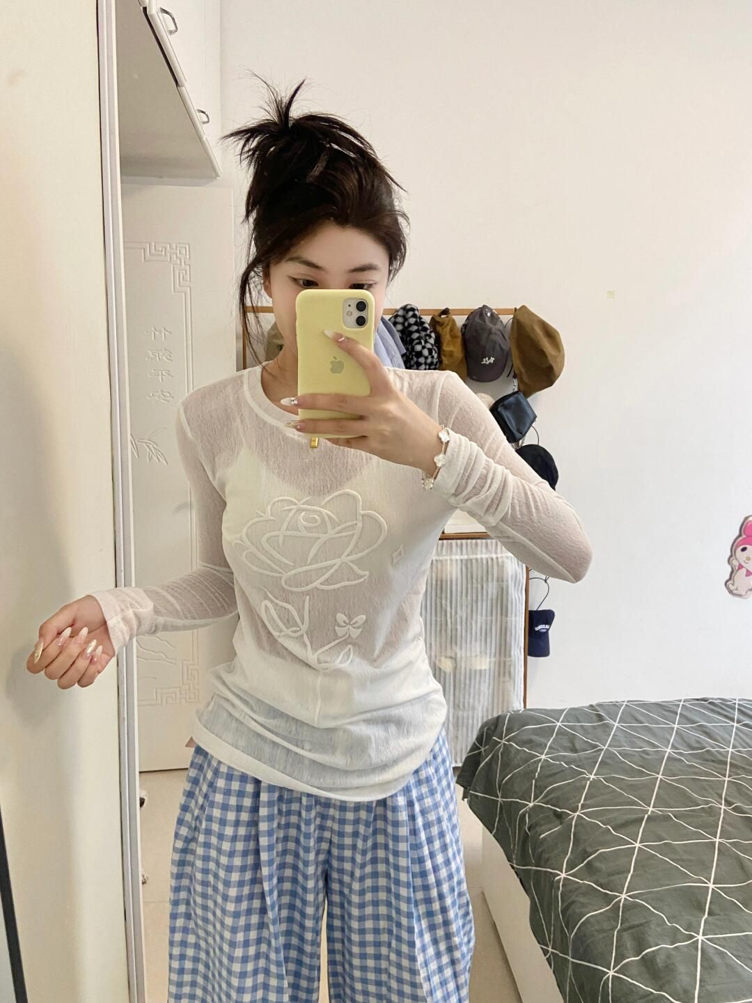 White Long Sleeve Fitted T-Shirt Summer Sun Protection Top with 3D Floral Design for Women - Image 3